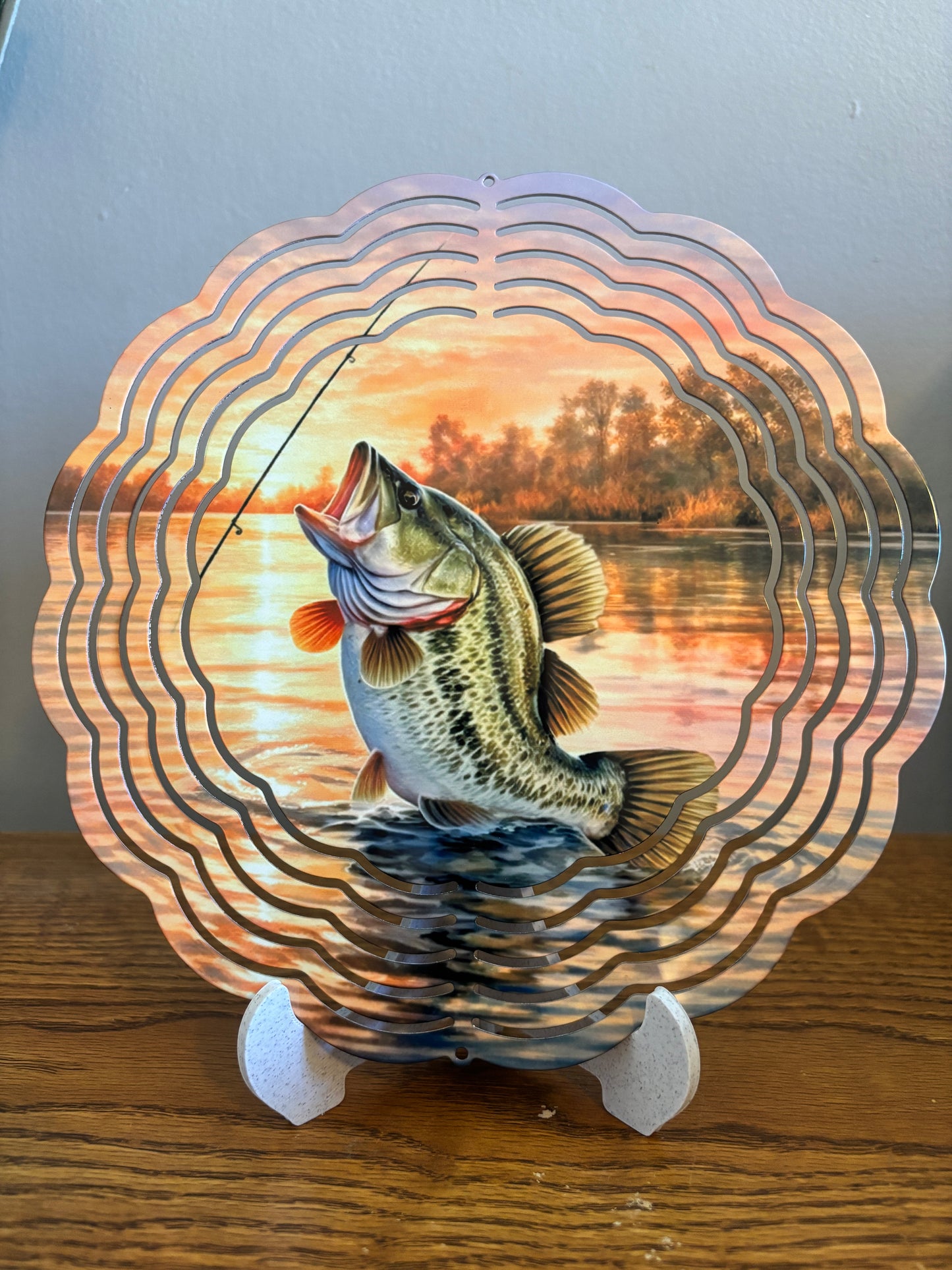 8" Bass Fishing Wind Spinner